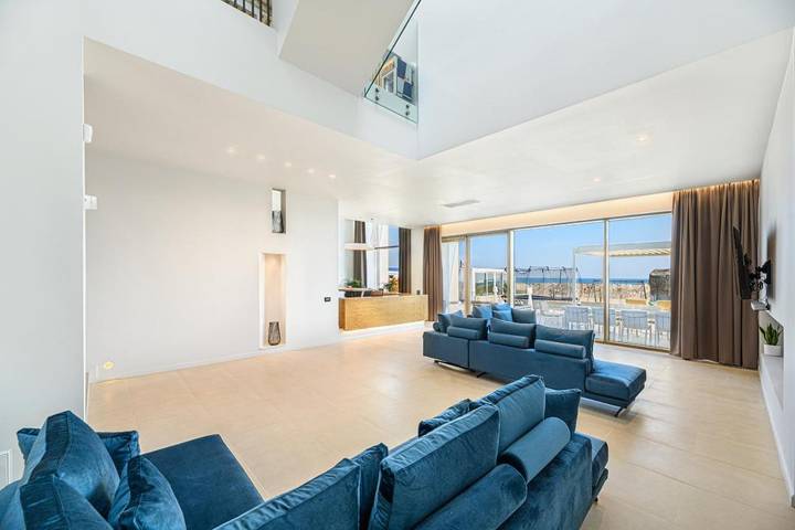 Villa pour 8 personnes, avec vue sur le lac et piscine ainsi que vue et terrasse en Roumanie - 3