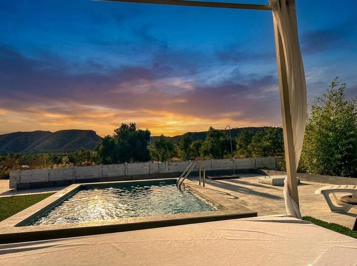 Casa rural para 6 personas, con piscina además de terraza y vistas, Se admiten mascotas en Biar - 2