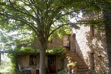 Location de vacances pour 6 personnes, avec terrasse et jardin à Entrecasteaux