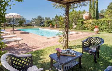 Holiday Rental for 11 People in Monte Castello di Vibio, Terni Province, Photo 4