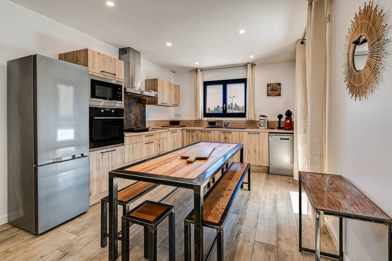 Appartement entier, Appartement 'Aux Pieds Des Pistes - Appt B' avec vue sur la montagne, Wi-Fi et climatisation in Pyrénées