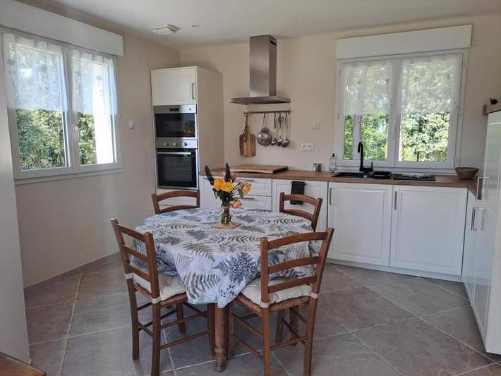 Location de vacances pour 4 personnes, avec terrasse ainsi que piscine et jardin à Saint-Aulaye - 3