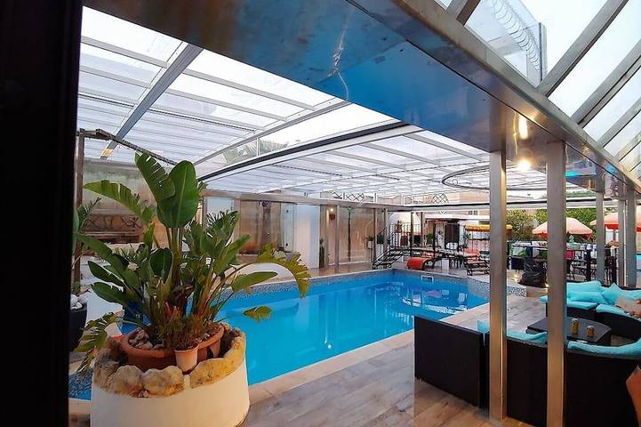 Ferienwohnung für 8 Personen, mit Pool und Garten - 1