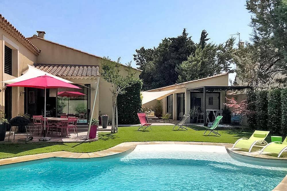 La Villa De Sévigné in Rognonas, Region de Arles
