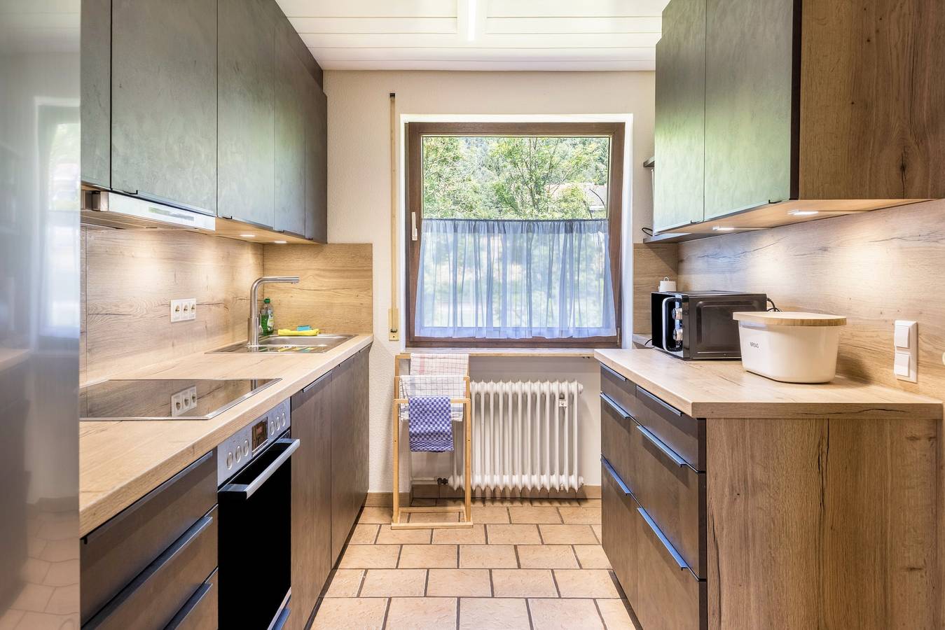 Ganze Wohnung, Ferienwohnung 'B463 Penthouse' mit Bergblick, privater Terrasse und Wlan in Albstadt, Albsteig Etappe 13
