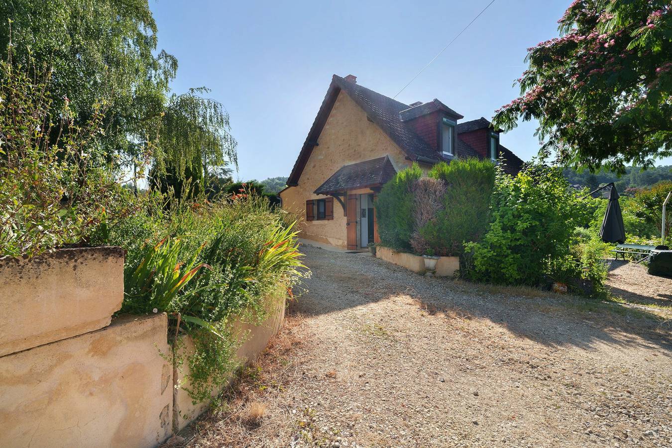 Maison de Vacances 'Écrin de Verdure' avec Terrasse Privée, Jardin Partagé et Wi-Fi in Sarlat-la-Canéda, Périgord Noir