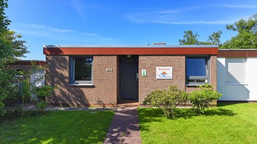 Ferienhaus für 4 Personen, mit Terrasse und Garten in Bensersiel - 2