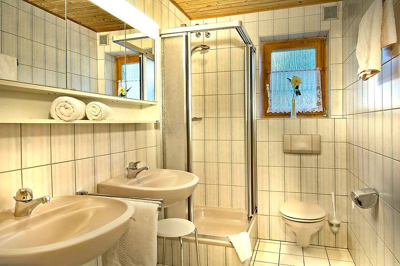 Ganze Ferienwohnung, Fewo Maier - Ferienwohnung Nr. 3, 1-2 Personen, 1 Schlafzimmer, Dusche/Wc, Balkon, 70 qm in Schönau am Königssee, Berchtesgadener Alpen