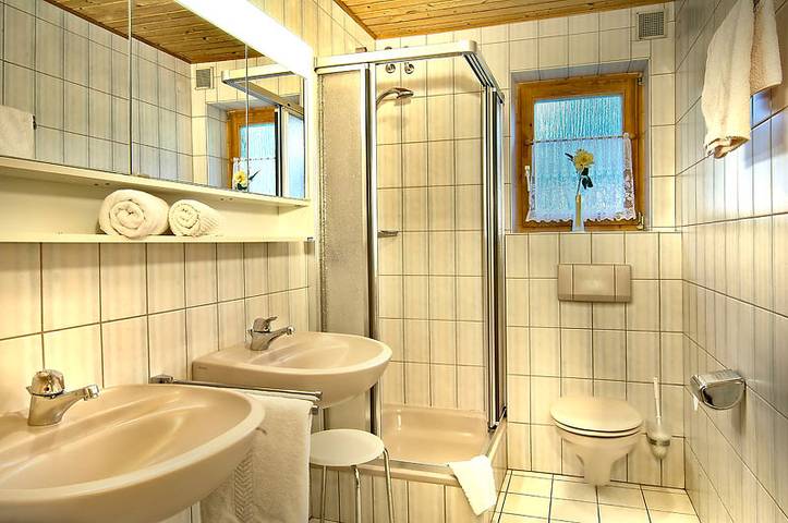 Ganze Ferienwohnung, Fewo Maier - Ferienwohnung Nr. 3, 1-2 Personen, 1 Schlafzimmer, Dusche/Wc, Balkon, 70 qm in Schönau am Königssee, Berchtesgadener Alpen