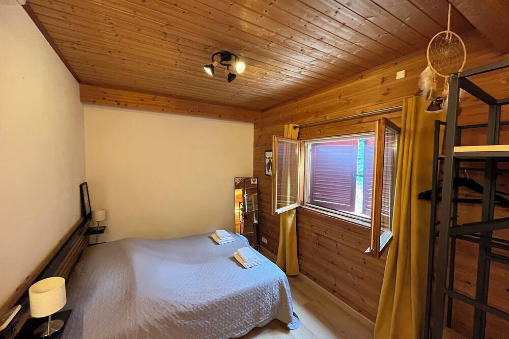 Prachtige houten huis met zwembad en jacuzzi in Tourrettes-sur-Loup, Cannes regio