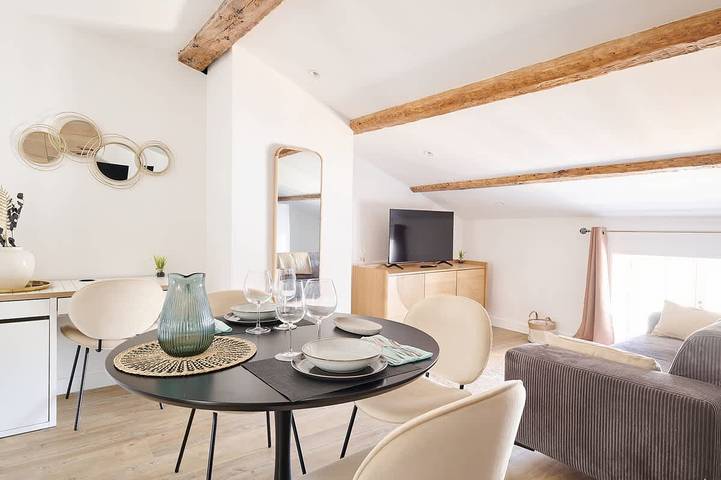 Apartamento entero, Snug flat facing Les Halles, AC · MyLocTravel in Béziers, Costa mediterránea (Francia)