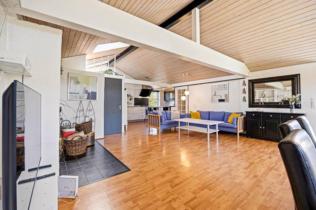 Einladendes Ferienhaus mit Kamin in Bork Havn in Bork Havn, Ringkøbing Fjord