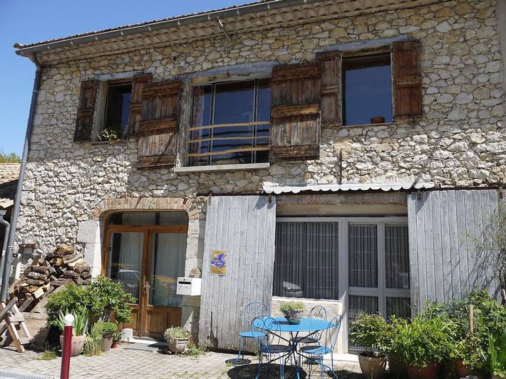 Gîte pour 5 personnes, avec terrasse dans Montfroc
