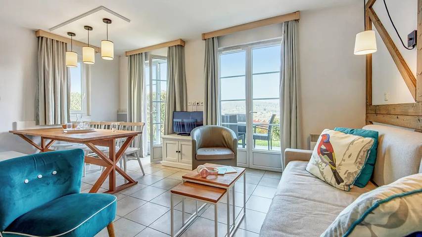 Vakantiehuis voor 9 personen, with zwembad and terras as well as sauna, met huisdier in Houlgate