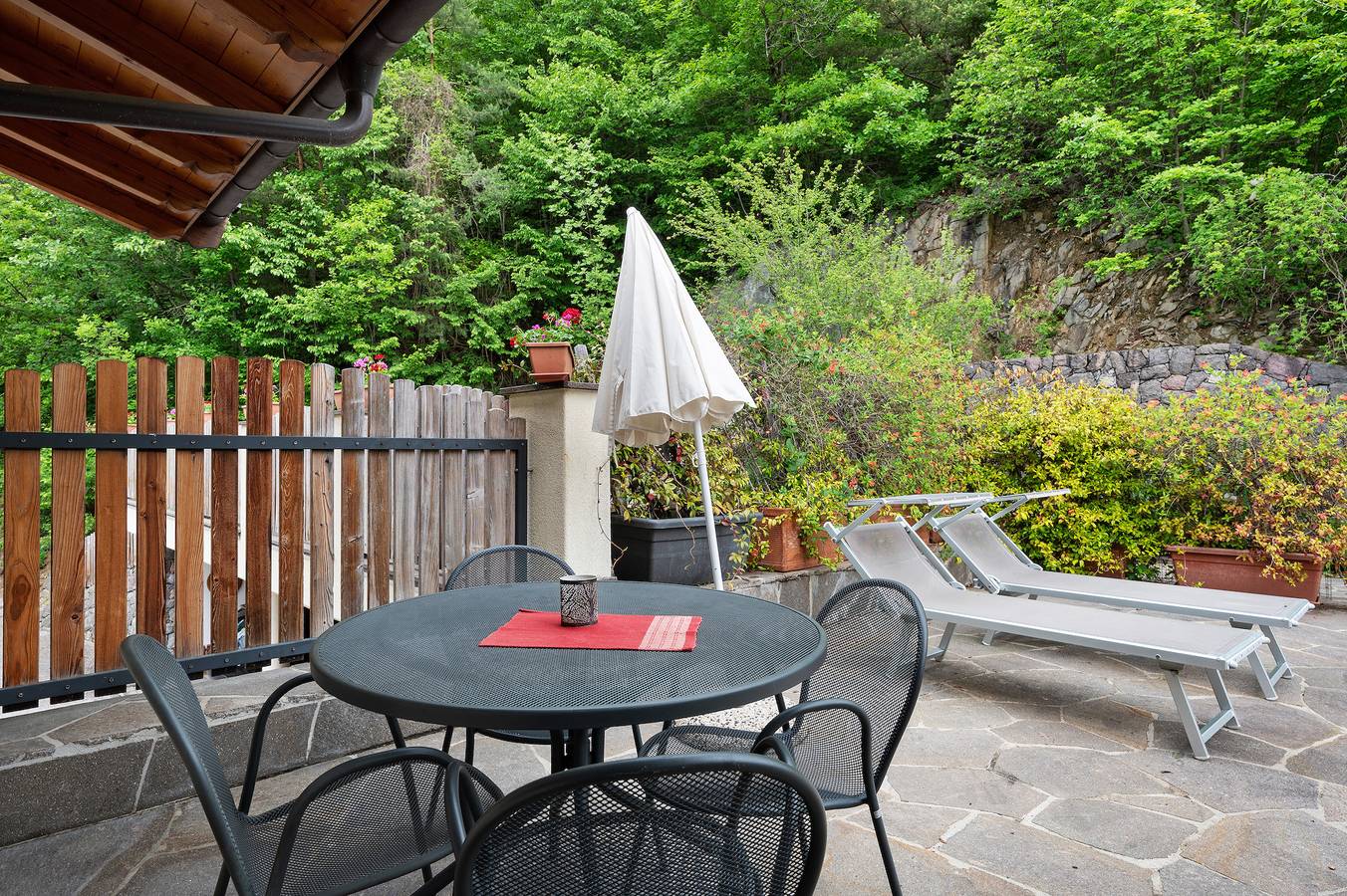 Ganze Wohnung, Ferienwohnung 'Emmerich Holzknecht' mit Bergblick, privater Terrasse und Wi-Fi in Oberaicha, Völs am Schlern