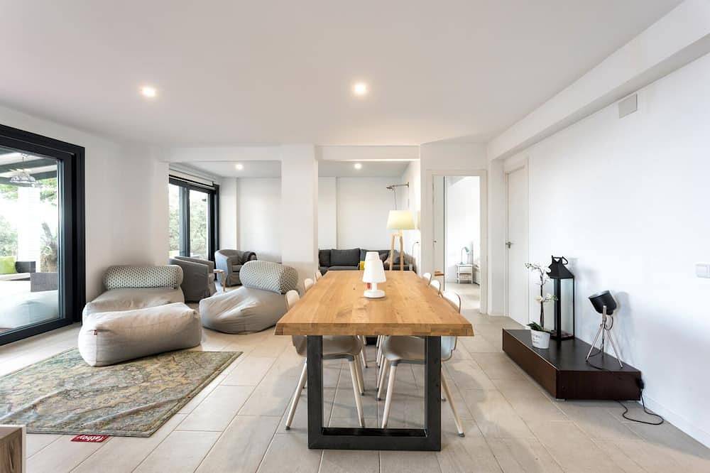 Nueva Lista: Villa Costa Barcelona con vistas al mar! in Arenys de Munt, Costa del Maresme
