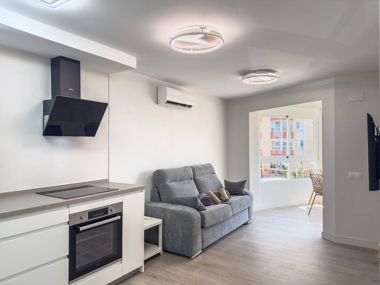 Entire studio, Studio 'Estudio Mediterráneo A124' with Shared Pool, Wi-Fi and Air Conditioning in Torrox Costa, Torrox