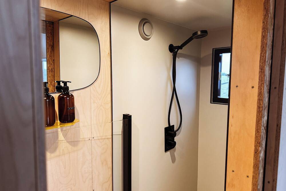 Sleeping on a Dike - Tiny House in Ijsselmeer