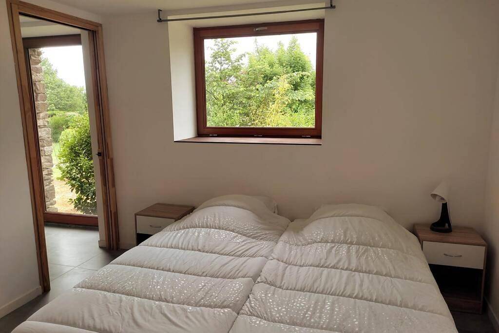 Six-Bedroom House in Bains-sur-Oust, Région de Redon