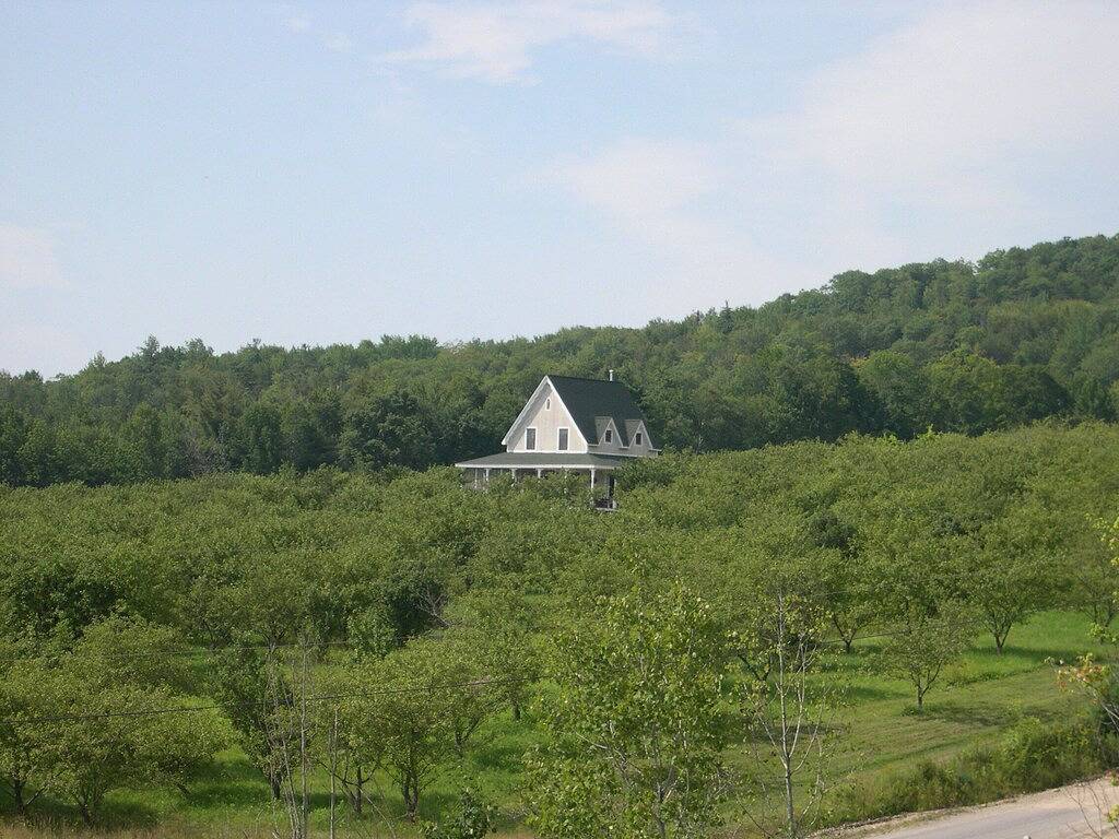 Weißes Gebirgsobstgarten-Haus in Campton, Grafton County