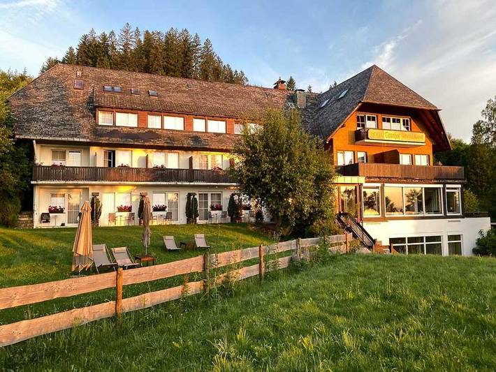 Hôtel pour 2 personnes, avec jardin ainsi que sauna et piscine