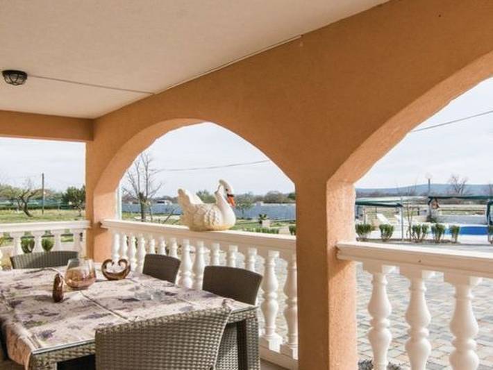 Ferienwohnung für 10 Personen, mit Garten und Pool in Općina Stankovci