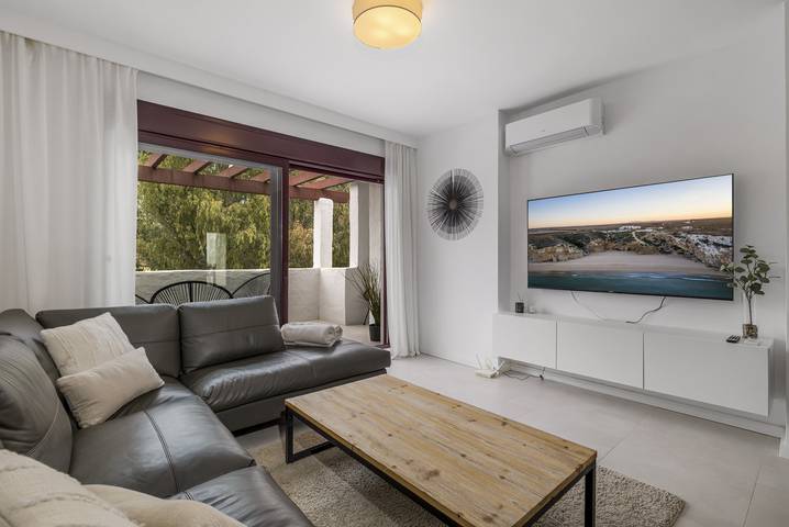 Entire apartment, Penthouse La Fuente in Marbella West, Marbella
