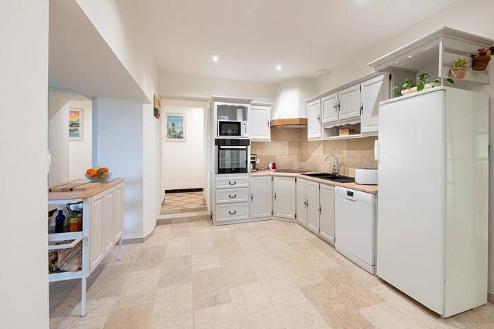 Location de vacances pour 6 personnes, avec jardin à Gennes - 2