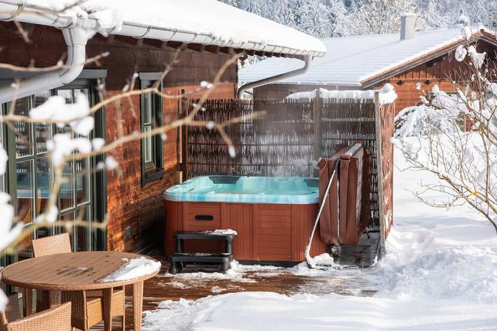 Chalet für 4 Personen, mit Garten und Whirlpool in Ruhpolding