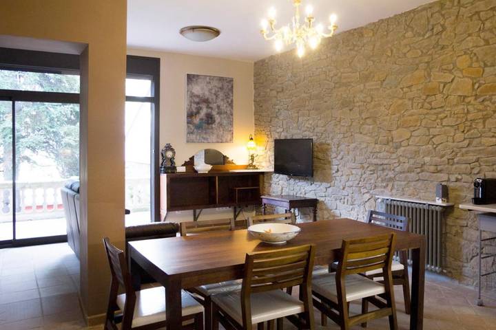 Gîte pour 6 personnes, avec Balcon ainsi que Terrasse et Vue à Sant Julià de Vilatorta - 4