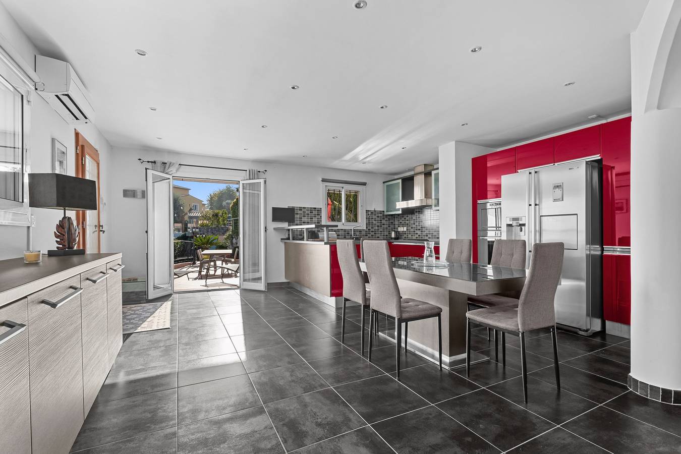Appartement entier, Baîeta - Appt climatisé, Jacuzzi vue mer in Menton, Région de Nice