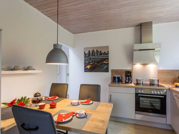 Ferienwohnung für 3 Personen, mit Terrasse und Garten in Leer