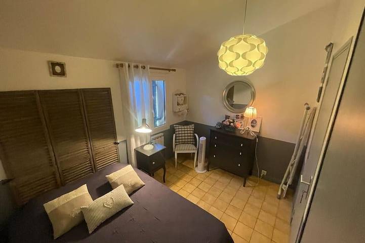 Location de vacances pour 6 personnes, avec terrasse, animaux acceptés à Belgentier - 4