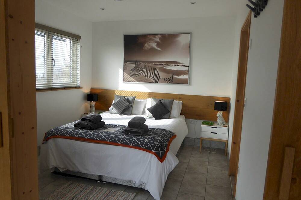 Entire apartment, Mistral Coastal Cabin - Dungeness, sleeps 2/3 - Pass the Keys in Dungeness, Kent