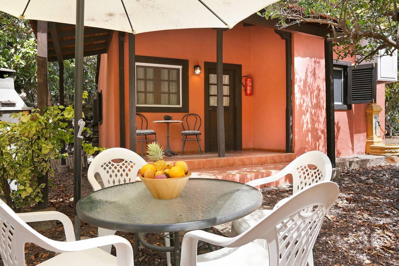 Bungalow dans une ferme "Finca Nim 2", vue sur la montagne, piscine et Wi-Fi in La Humbridilla, Grande Canarie du Sud