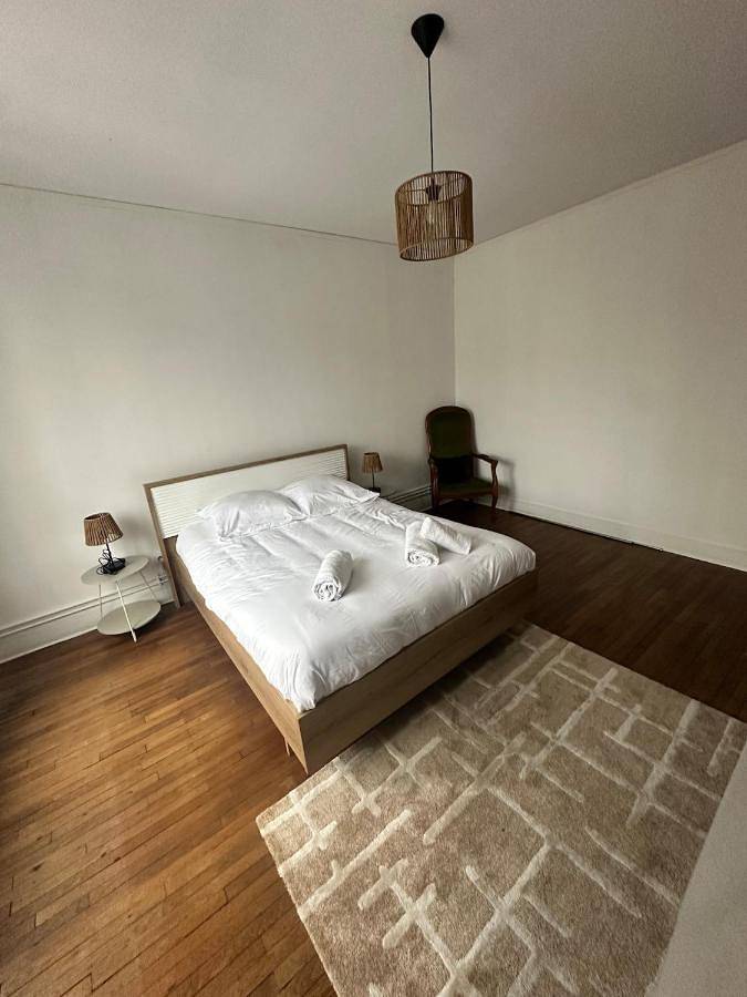 Appartement entier, Two-Bedroom Apartment in Saint-Pierre-des-Corps, Région de Tours