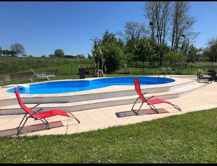 Location de vacances pour 4 personnes, avec vue ainsi que jardin et piscine à Gray - 4