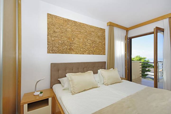 Villa De Luxe En Croatie avec piscine privée (chauffage), toute la famille in Veliko Brdo, Makarska