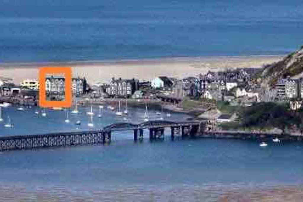 Entire apartment, Two-Bedroom Apartment in Barmouth, Snowdonia