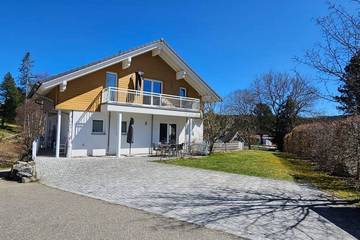 Hütte für 6 Personen, mit Sauna und Balkon sowie Garten in Feldberg