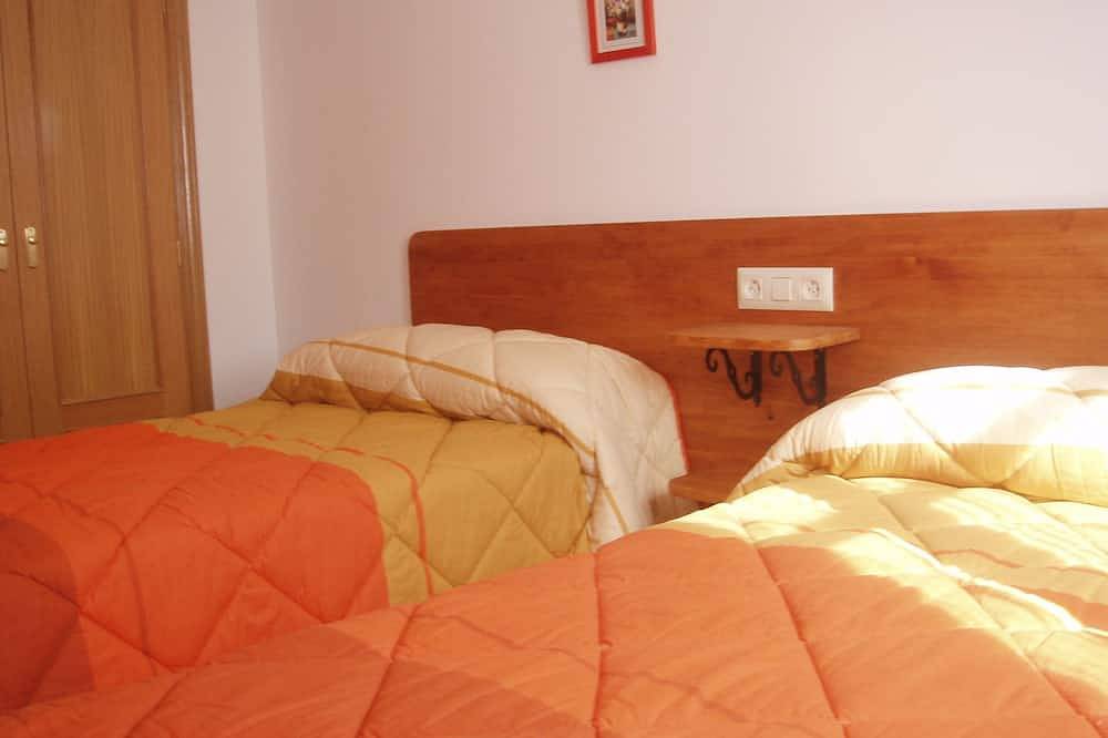 Entire apartment, Apartment for rent for 5 people in the center of Benasque in Cerler, Benasque