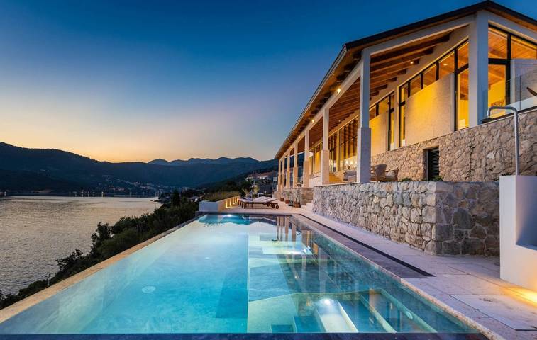 Villa pour 8 personnes, avec terrasse à Zaton