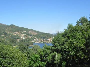 Hôtel pour 3 personnes, avec vue sur le lac ainsi que vue et jardin dans Rio Caldo