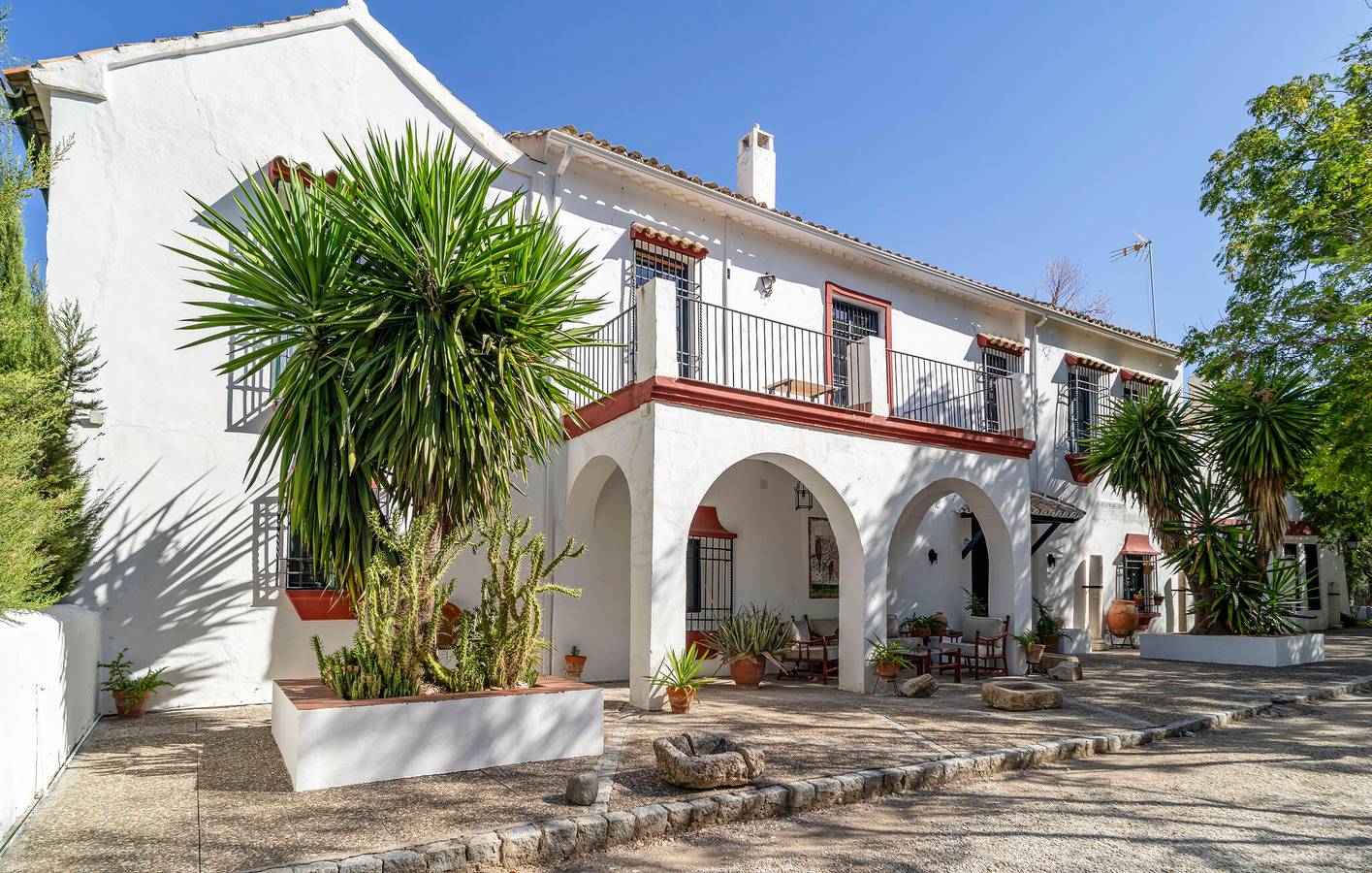 Charming Apartment with Pool & Parking Near Rio Genil in Santaella, Córdoba Province