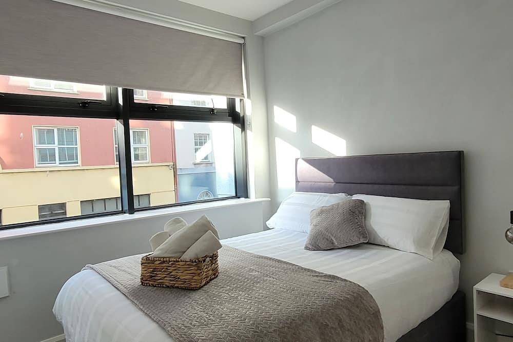 Entire apartment, Modern two bedroom Apartment in Galway city centre in St Nicholas, Galway