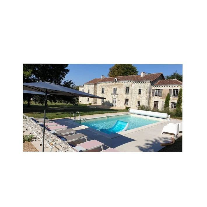 Chambre d’hôte pour 2 personnes, avec Terrasse et Jacuzzi ainsi que Jardin et Piscine