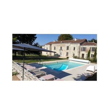 Chambre d’hôte pour 2 personnes, avec sauna et jacuzzi ainsi que jardin et piscine, adapté aux familles à Monts-sur-Guesnes