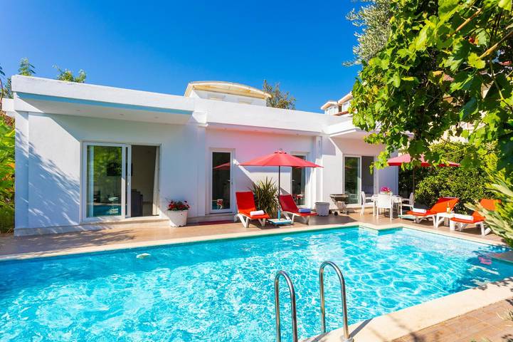 Villa für 6 Personen, mit Terrasse und Kinderpool - 1