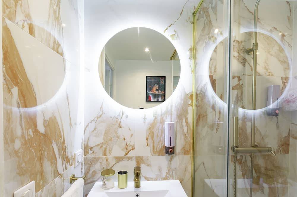 Ganze Wohnung, Apartment with pool in Nizza, Mittelmeerküste (Frankreich)