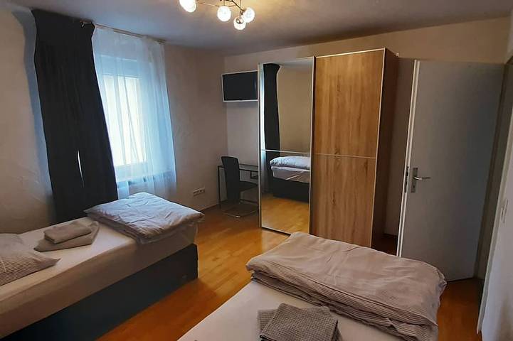 Ferienwohnung für 5 Personen, mit Terrasse und Garten in Reutlingen - 4